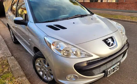 Peugeot 207 Compact Sedan 1.4 HDi XT 4P usado (2011) color Gris Aluminium precio $11.000.000