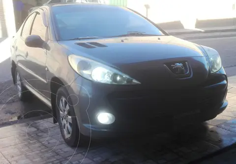 Peugeot 207 Compact Sedan 1.4 Active 4P usado (2011) color Marron precio $9.000.000