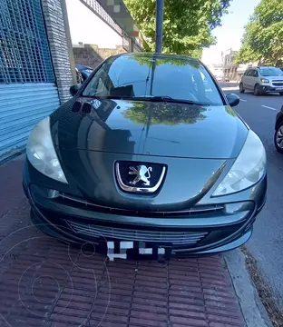 Peugeot 207 Compact Sedan 1.4 XS 4P usado (2011) color Gris precio $8.500.000