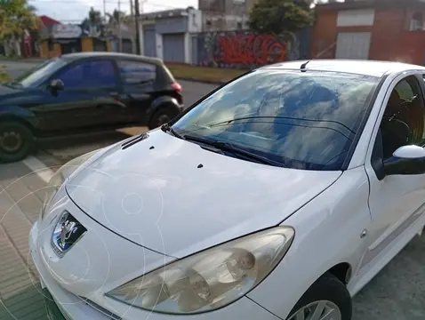 Peugeot 207 Compact Sedan 1.6 XT 4P usado (2012) color Blanco Banquise precio u$s6.680