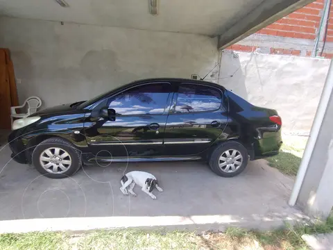 Peugeot 207 Compact Sedan 1.4 HDi Allure 4P usado (2012) color Negro Perla precio $8.000.000