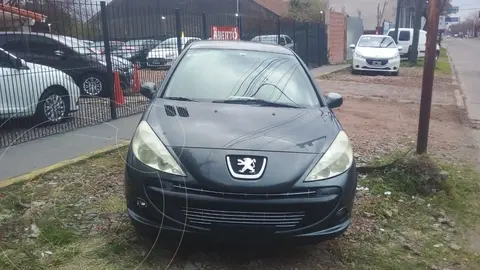 Peugeot 207 Compact Sedan 1.4 XS 4P usado (2011) color Gris Cendre financiado en cuotas(anticipo $4.000.000)