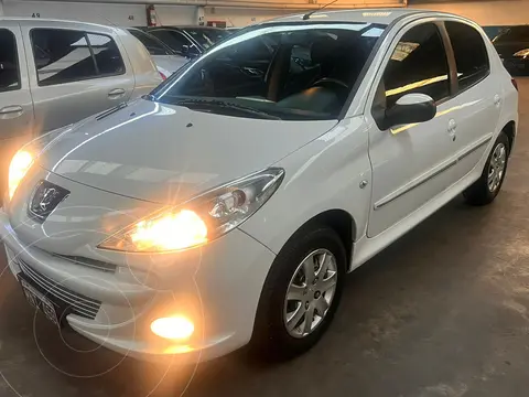 Peugeot 207 Compact 1.6 Allure 5P usado (2013) color Blanco Banquise precio $135.000.000