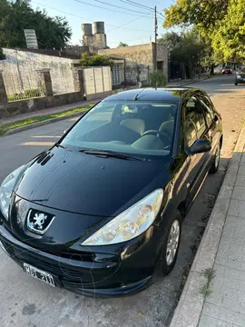 Peugeot 207 Compact 1.4 Active 3P usado (2013) color Negro precio $9.800.000