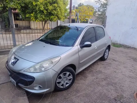 Peugeot 207 Compact 1.4 Active 5P usado (2014) color Gris Cendre precio $12.000.000