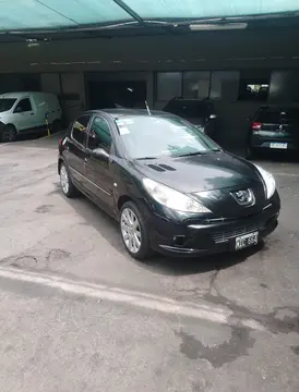 Peugeot 207 Compact 1.4 Active Plus 5P usado (2013) color Negro Perla precio $13.000.000