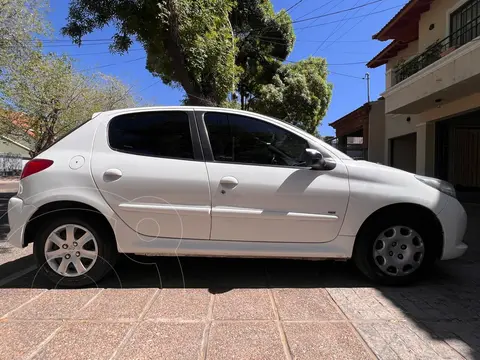 Peugeot 207 Compact 1.4 HDi Allure 5P usado (2013) color Blanco precio $13.000.000