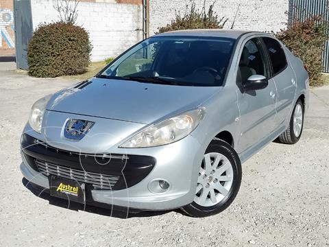 foto Peugeot 207 Compact Sedán 1.6 XT 4P usado (2009) color Gris Claro precio $440.000
