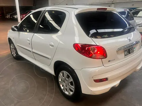 Peugeot 207 Compact 1.6 Allure 5P usado (2013) color Blanco Banquise precio $13.500.000