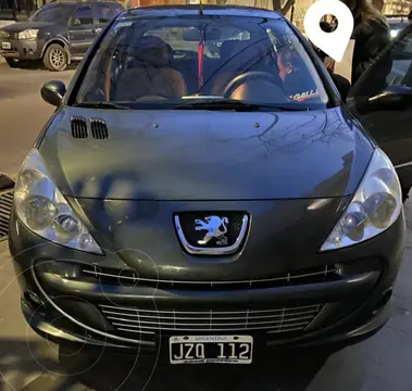Peugeot 207 Compact 1.4 Allure 5P usado (2011) color Gris Manitoba precio $7.800.000
