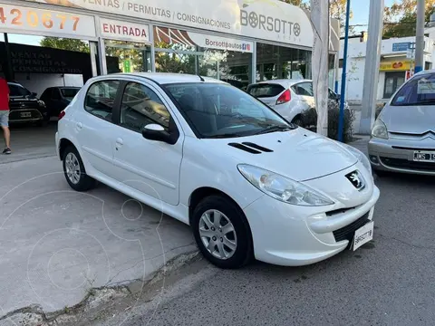 Peugeot 207 Compact 1.4 Allure 5P usado (2016) color Gris precio $11.000.000