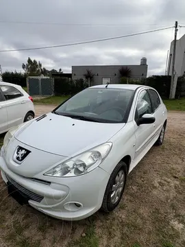 Peugeot 207 Compact 1.4 XS 5P usado (2012) color Blanco precio $10.300.000