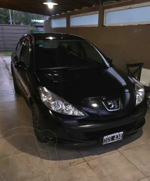 Peugeot 207 Compact 1.4 Active 5P usado (2009) color Negro precio $8.800.000