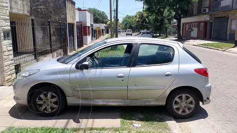 Peugeot 207 Compact 1.4 Allure 5P usado (2014) color Gris Grafito precio $9.000.000
