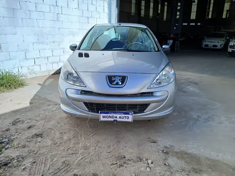 Peugeot 207 Compact 1.4 Allure 5P usado (2016) color Plata precio $11.400.000