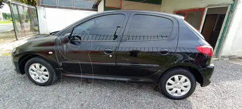 Peugeot 207 Compact 1.4 XR 5P usado (2010) color Negro Perla financiado en cuotas(anticipo $4.350.000)