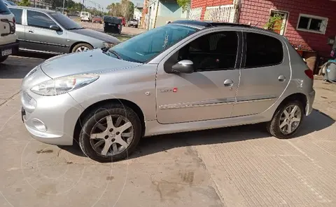 Peugeot 207 Compact 1.4 Quicksilver 5P usado (2012) color Plata precio $10.800.000