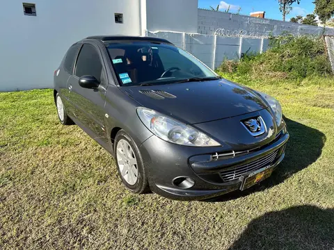 Peugeot 207 Compact 1.6 Feline 5P usado (2013) color Gris financiado en cuotas(anticipo $1.500.000 cuotas desde $250.000)