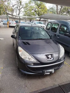 Peugeot 207 Compact 1.4 Active 5P usado (2013) color Gris Grafito precio $10.000.000