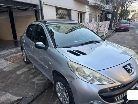 Peugeot 207 Compact 1.6 XT 5P usado (2010) color Plata precio $8.490.000