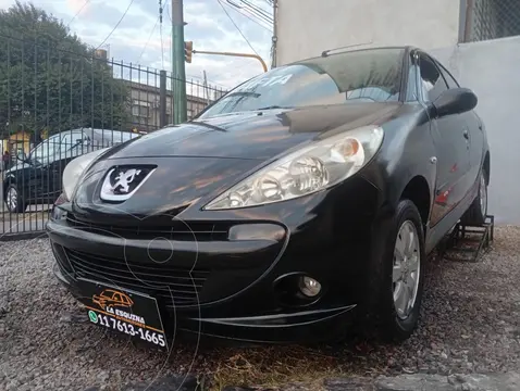 Peugeot 207 Compact 1.4 XR 5P usado (2010) color Negro Perla financiado en cuotas(anticipo $2.950.000)