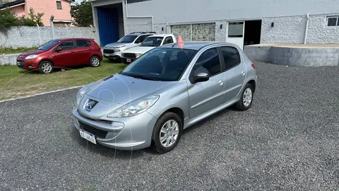 Peugeot 207 Compact 1.4 Allure 5P usado (2016) color Gris precio $14.500.000