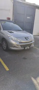 Peugeot 207 Compact 1.6 Feline 5P usado (2013) color Gris Cendre precio u$s7.500