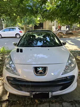 Peugeot 207 Compact 1.6 XT 5P usado (2010) color Blanco precio $9.300.000