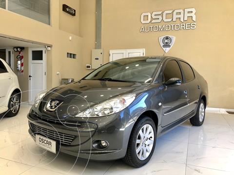foto Peugeot 207 Compact Sedán 1.6 Feline 4P usado (2013) precio $899.000