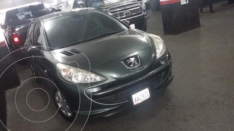 foto Peugeot 207 Compact XR 1.4L usado (2012) color Verde precio u$s3.600