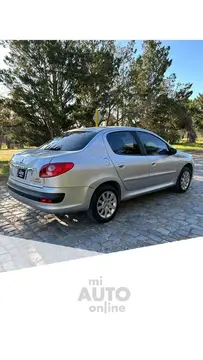 Peugeot 207 207 COMPACT 1.6 3 P XT PRE.//GRIFE usado (2011) color Gris precio $10.000.000