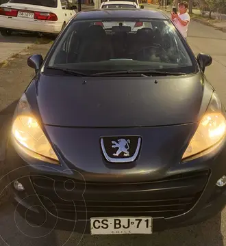 Peugeot 207 4P 1.4 One Line usado (2011) color Gris Oscuro precio $3.650.000