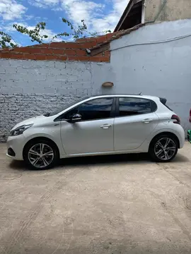 Peugeot 208 GT 1.6 THP usado (2019) color Blanco financiado en cuotas(anticipo $6.200.000 cuotas desde $250.000)