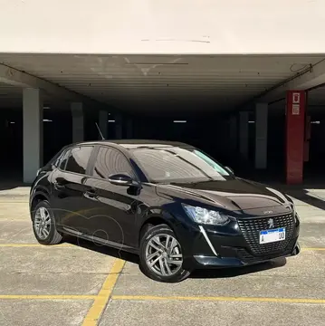 Peugeot 208 Allure 1.6 Tiptronic usado (2022) color Negro financiado en cuotas(anticipo $6.000.000)