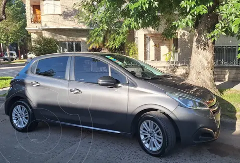 Peugeot 208 Allure 1.6 usado (2018) color Gris precio $16.500.000