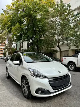 Peugeot 208 Feline 1.6 Aut usado (2019) color Blanco Banquise financiado en cuotas(anticipo $6.700.000 cuotas desde $430.000)