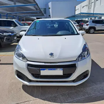 Peugeot 208 Active 1.6 usado (2017) color Blanco precio $3.520.000
