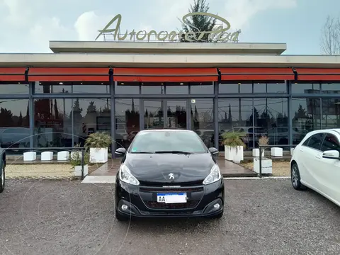 Peugeot 208 208 1.6 GT usado (2017) color Negro precio u$s13.900