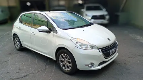 Peugeot 208 Allure 1.6 usado (2015) color Blanco precio $15.000.000