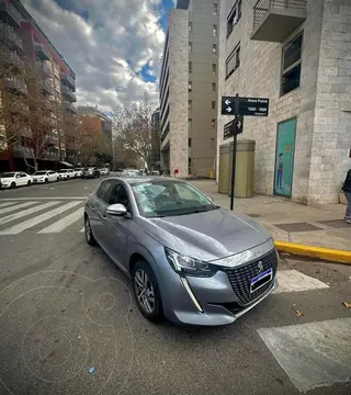 Peugeot 208 Allure 1.6 Pack usado (2023) color Gris Aluminium financiado en cuotas(anticipo $6.500.000 cuotas desde $270.000)