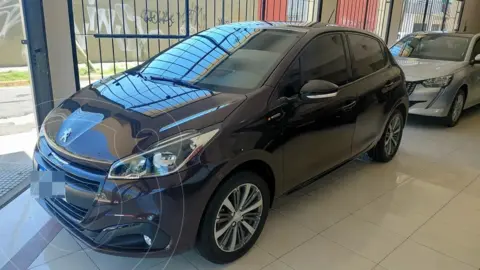 Peugeot 208 Serie Limitada In Concert usado (2020) color Rouge precio $7.500.000