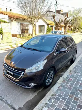 Peugeot 208 Allure 1.6 usado (2014) color Negro Perla financiado en cuotas(anticipo $2.990.000 cuotas desde $200.000)