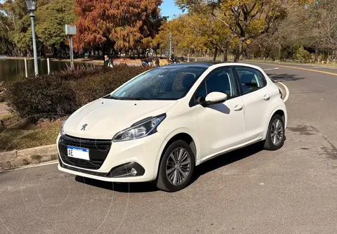 Peugeot 208 Feline 1.6 Tiptronic usado (2020) color Blanco Banquise precio $29.000.000