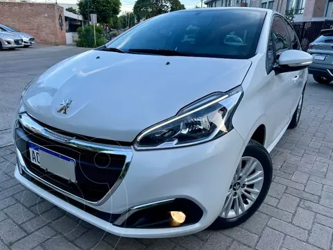 Peugeot 208 Allure 1.6 usado (2018) color Blanco Banquise financiado en cuotas(anticipo $3.000.000 cuotas desde $225.000)