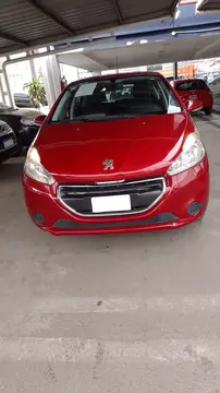 foto Peugeot 208 Active 1.5 usado (2015) color Rojo Aden precio $2.600.000
