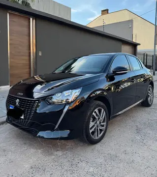 Peugeot 208 Feline 1.6 Tiptronic usado (2022) color Plata financiado en cuotas(anticipo $13.500.000 cuotas desde $550.000)