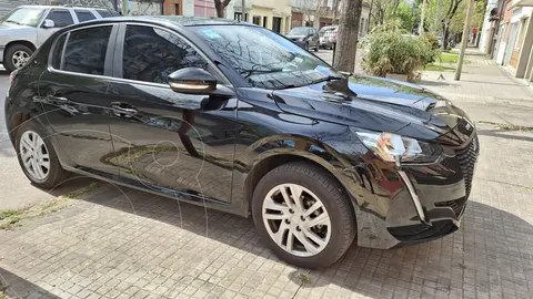 Peugeot 208 Allure 1.6 Pack usado (2023) color Negro Perla precio $21.500.000