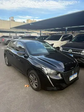 Peugeot 208 Allure 1.6 Tiptronic usado (2022) color Negro precio $23.500.000