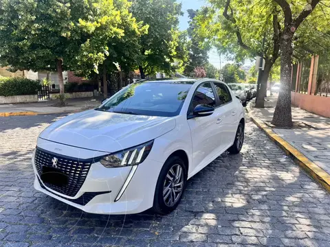 Peugeot 208 Feline 1.6 Tiptronic usado (2022) color Blanco financiado en cuotas(anticipo $9.000.000 cuotas desde $310.000)