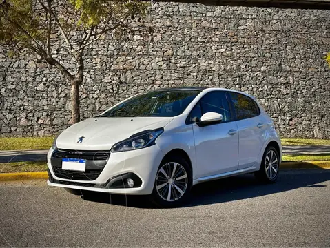 Peugeot 208 Feline 1.6 usado (2019) color Blanco Banquise financiado en cuotas(anticipo $7.000.000)